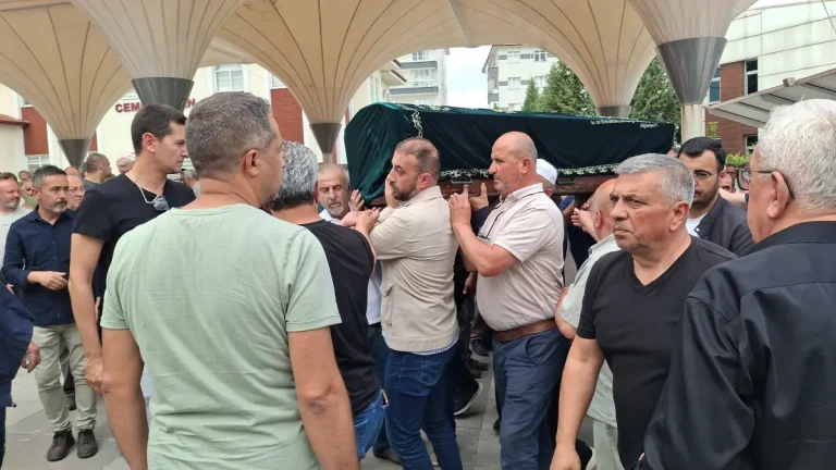 Beypazarı’nın akil insanlarından emekli öğretmen Mesut Ünsal hoca defin edildi