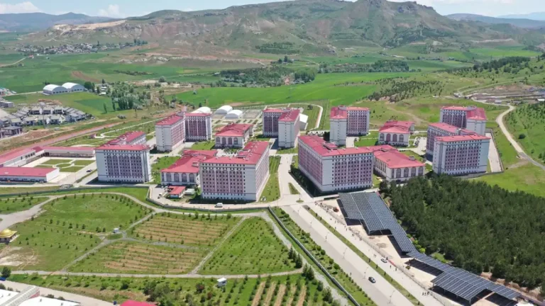 10 bin kişilik öğrenci yurdunda enerji dönüşümü: Elektriğin yüzde 40’ı karşılanacak