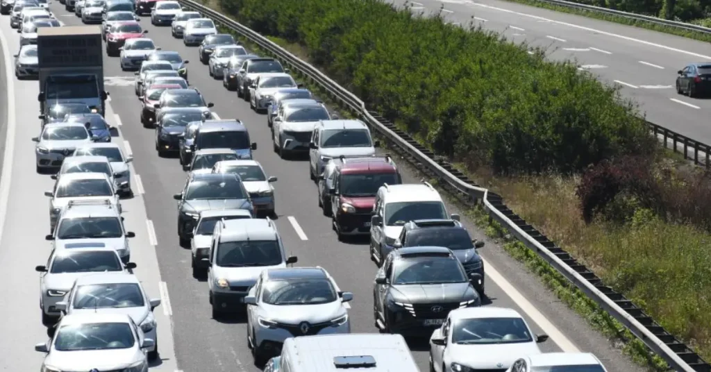 Tatil dönüşü trafiği Bolu ve Düzce’de yoğunlaştı