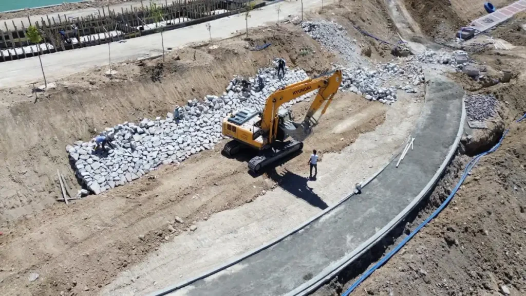 Battalgazi’de üretilen bitki ve çimler ilçe projelerinde değerlendiriliyor