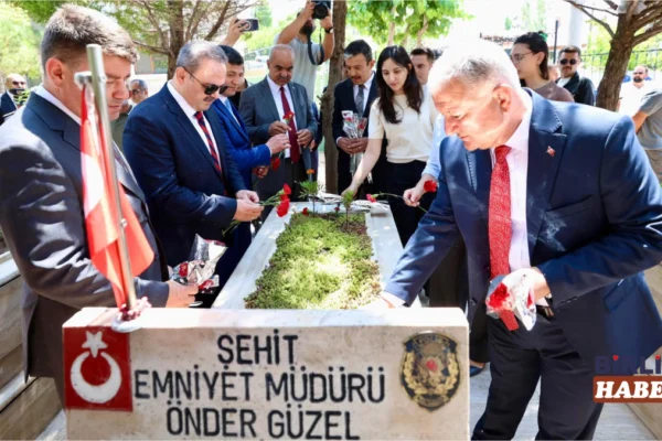 Aksaray Şehitliği’nde 15 Temmuz Şehitleri Dualarla Anıldı